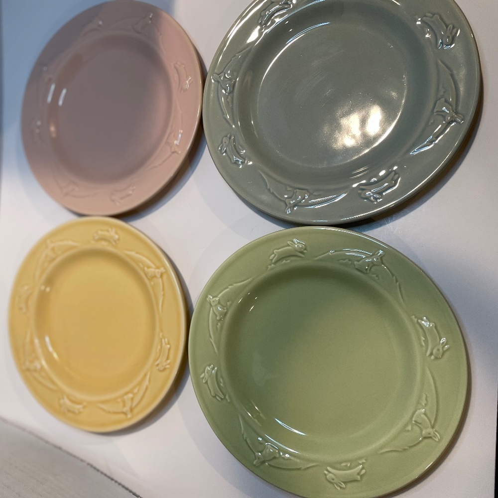 Hallmark 4 pastel Easter dessert salad plates